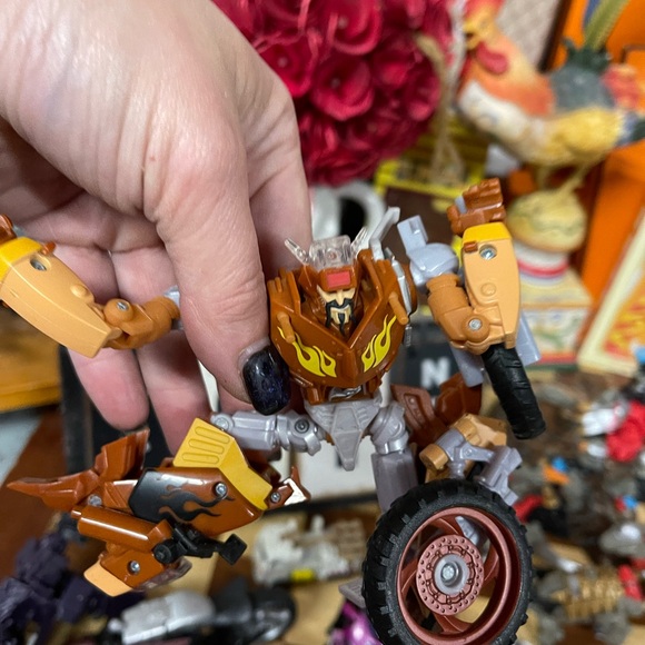 Transformer - Picture 2 of 15